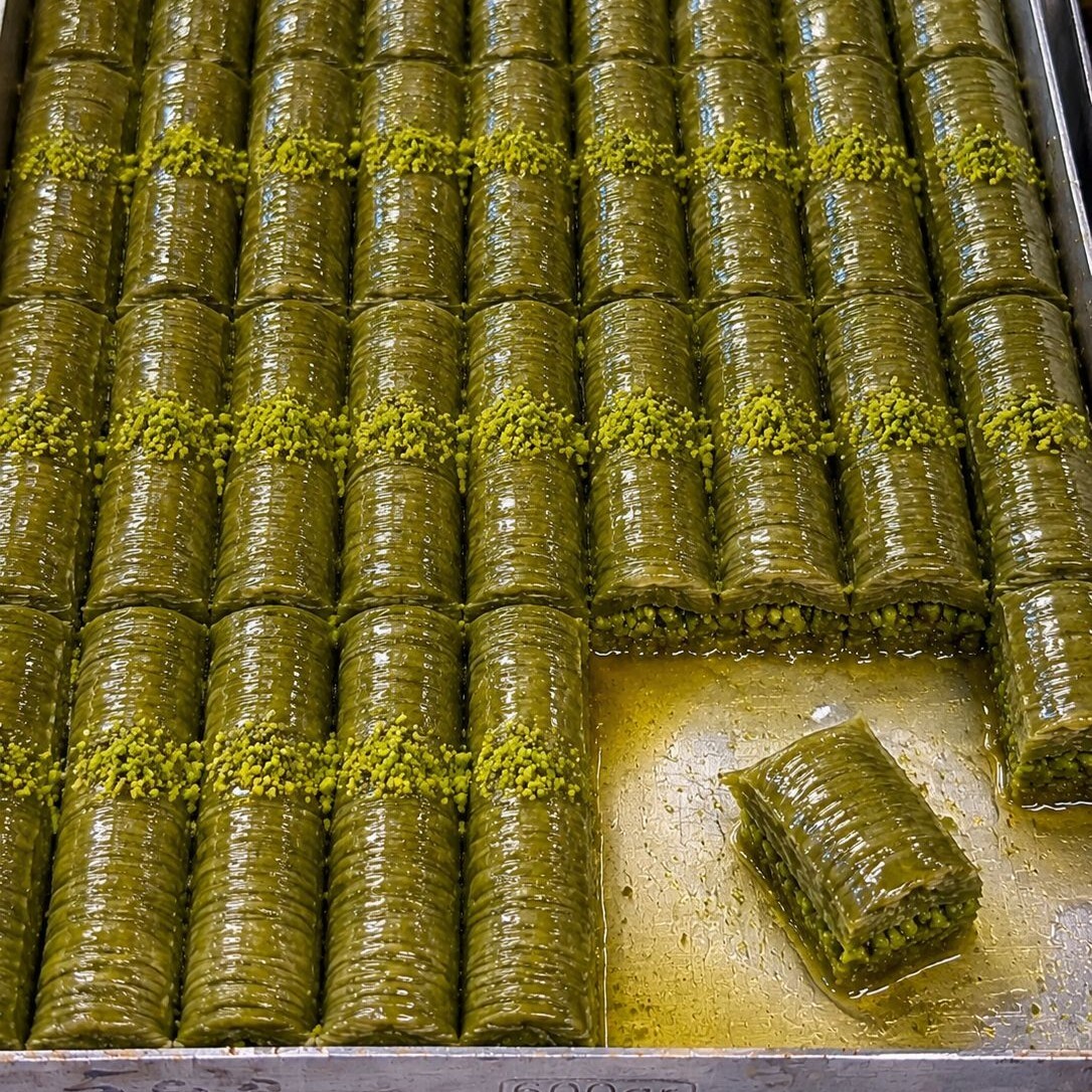 Tepsi Sarma Antep Fıstıklı (Orta Boy)