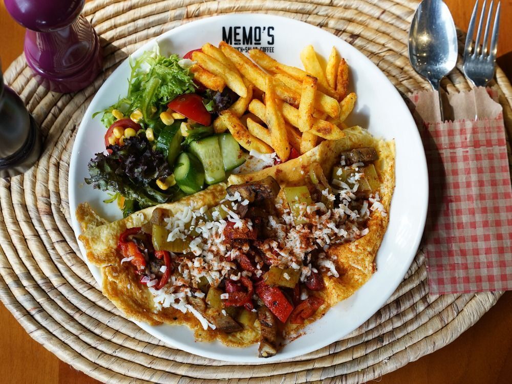 Sebzeli Kaşarlı Omlet