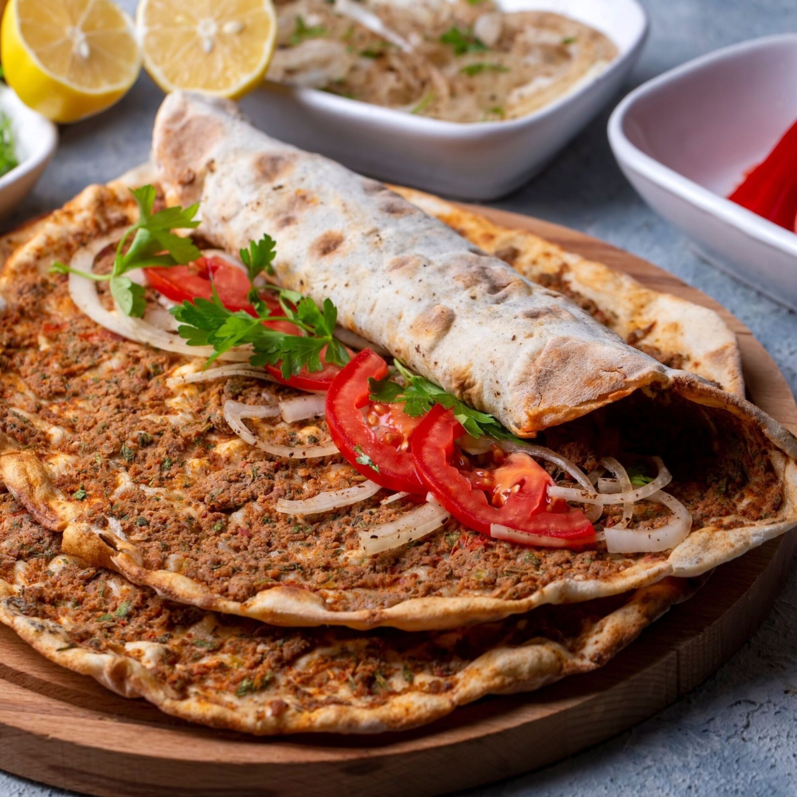 Aile Lahmacun Paketi= 10 Lahmacun + Litre Ayran (1L)