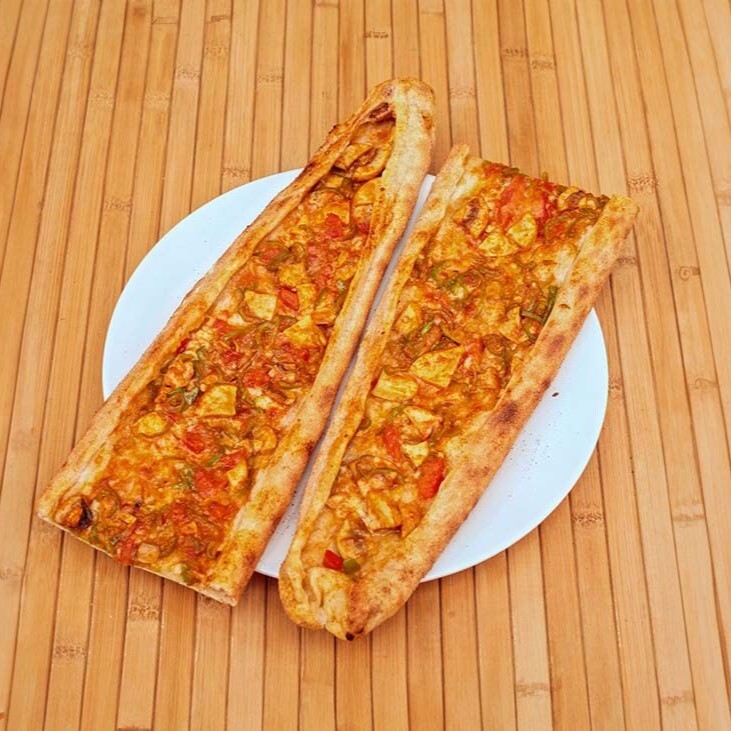 Tavuklu Pide