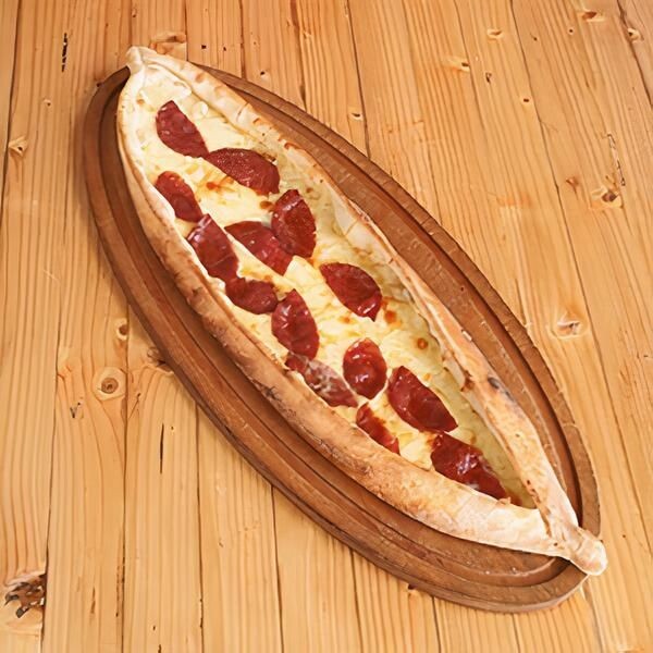 2 Adet Sucuklu Kaşarlı Pide + 2 Adet Coca-Cola (33 cl.)