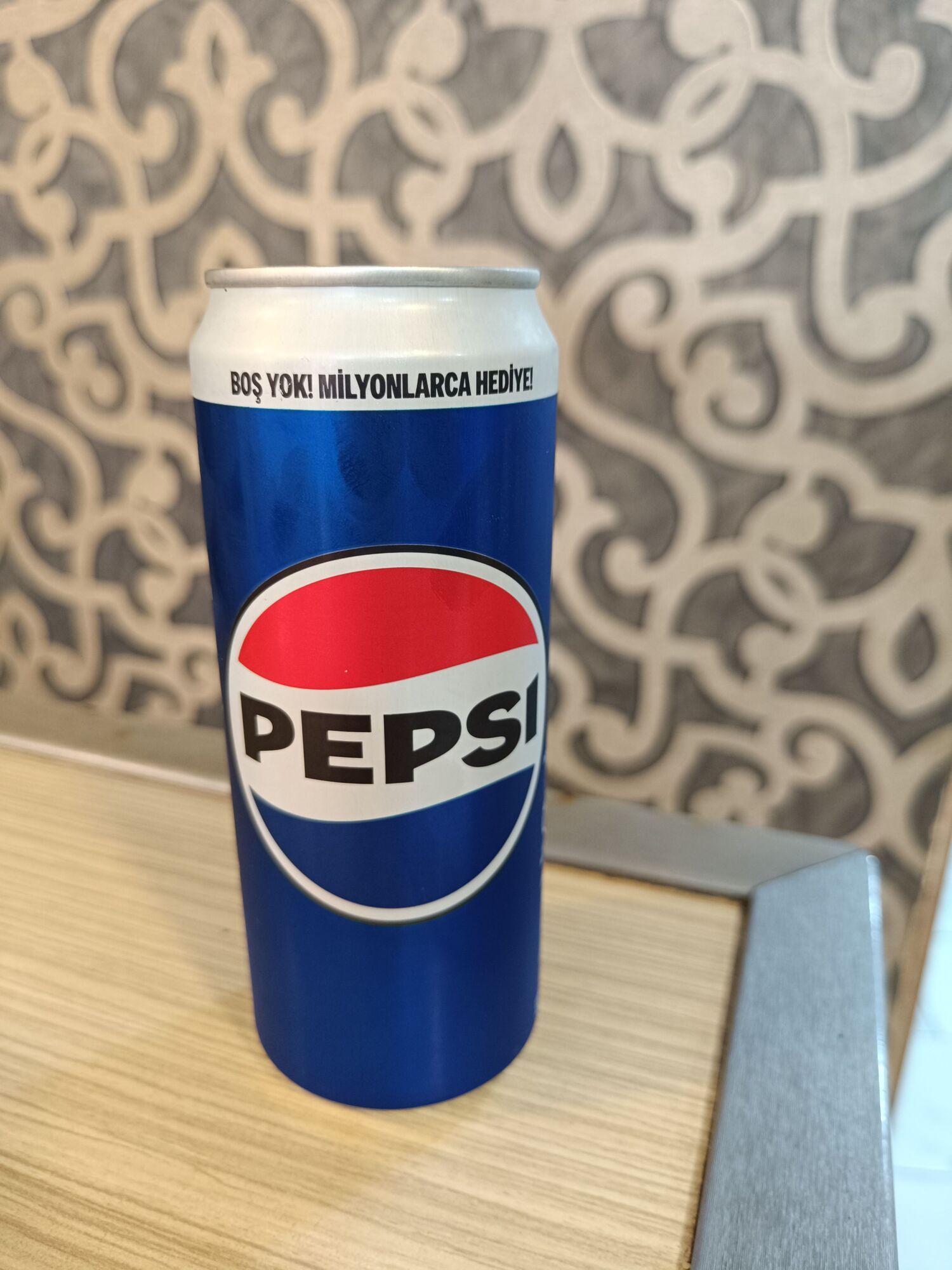 Kutu Pepsi