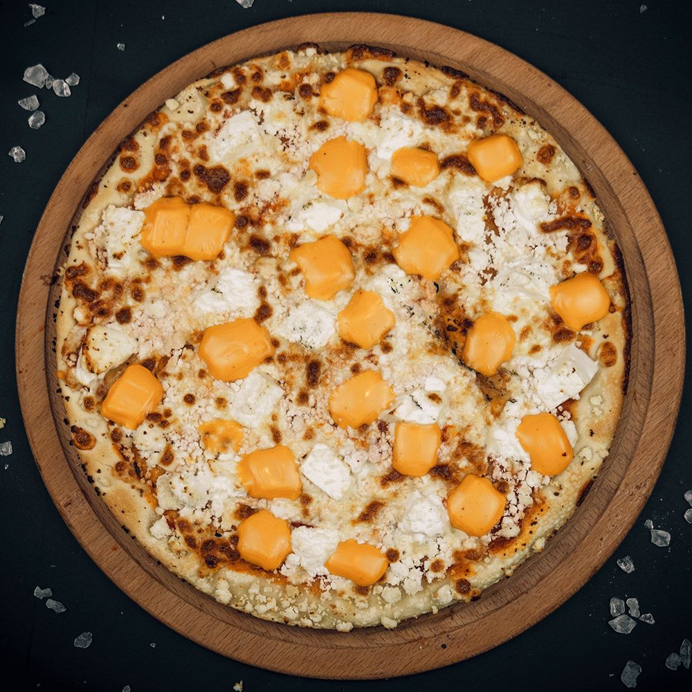 Dört Peynirli Pizza