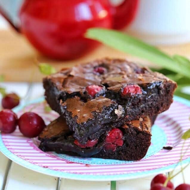 Vişneli American Brownie (Dilim)