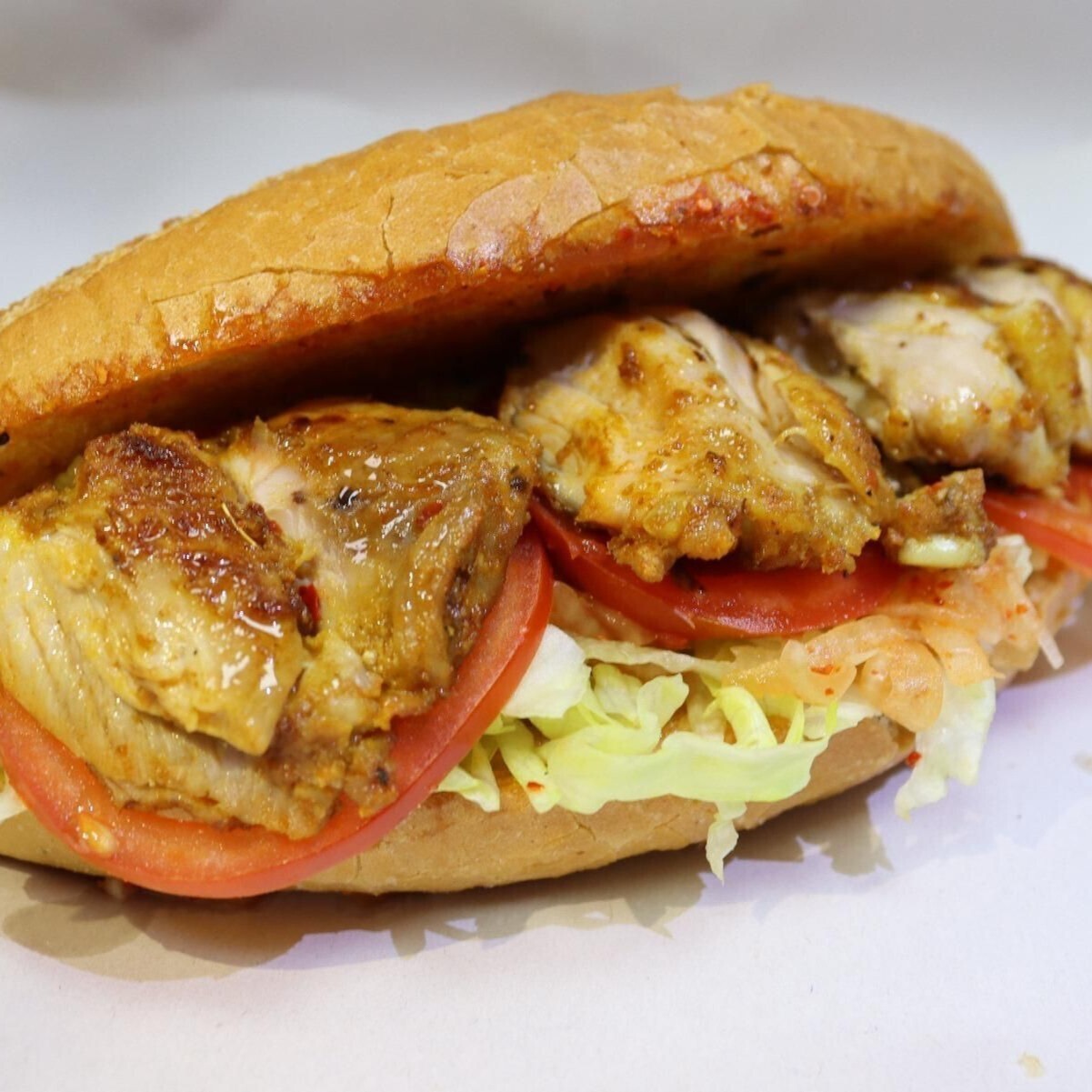 Ekmek Arası Izgara Tavuk & Ayran