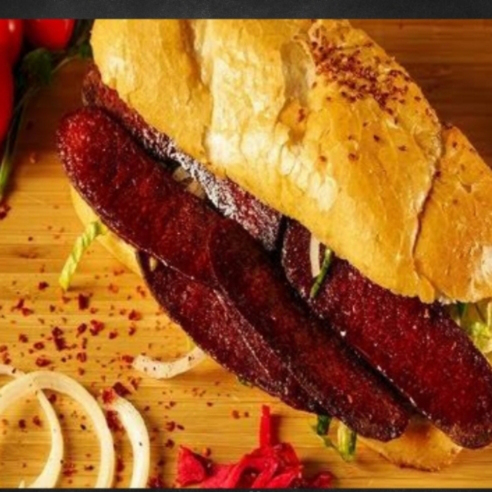 Ekmek Arası Kasap Sucuğu