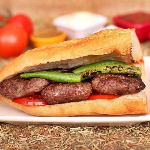 Yarım Ekmek Arası Köfte