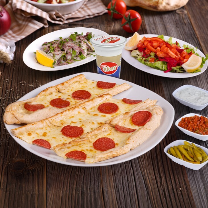 Kaşarlı Sucuklu Pide Menü