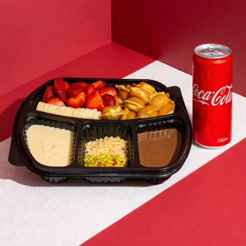 Premium Bubble Waffle Case + 330 ml Coca-cola