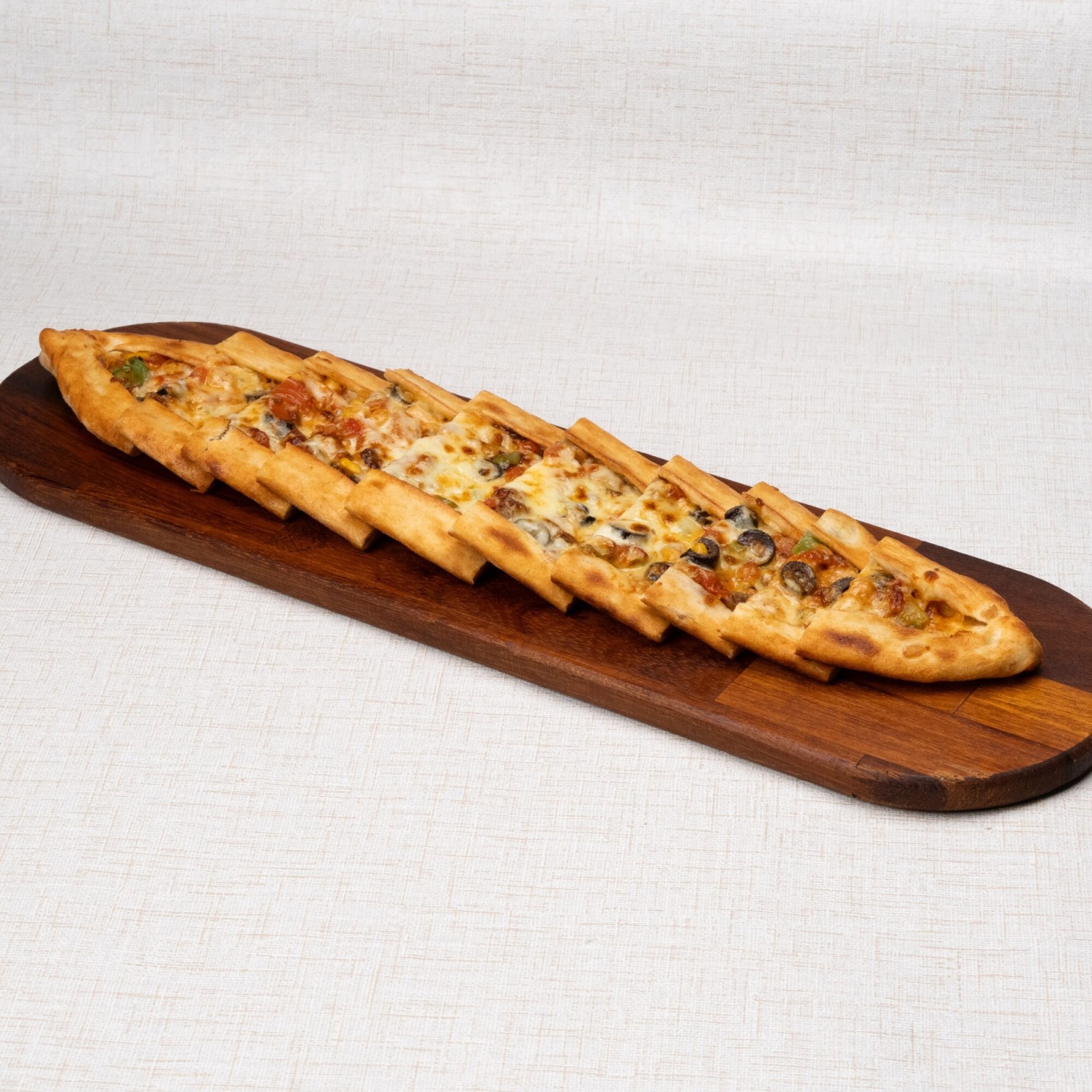 Kaşarli Sebzeli Pide