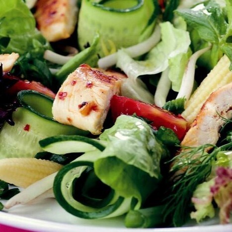 Haşlanmış Tavuklu Salata