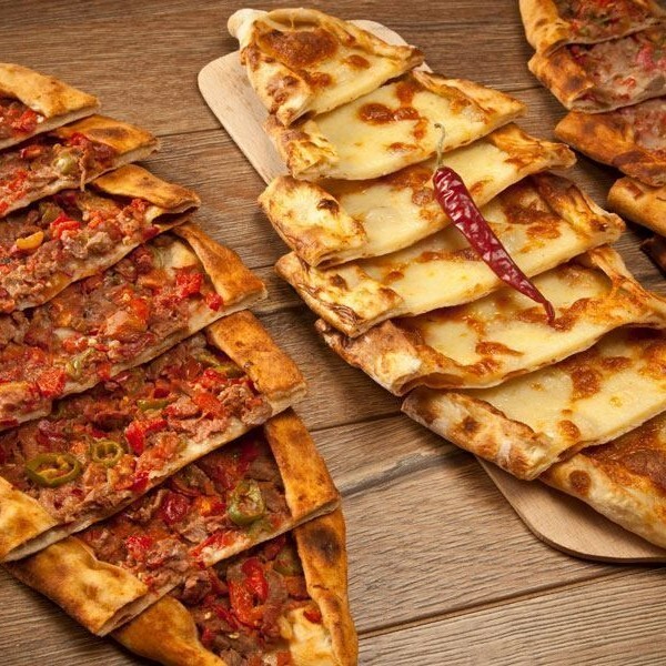 3lü Pide+ayran (1 kuşbaşı kasar+1Kaşarlı+1 kıyma kaşar+3ayran)