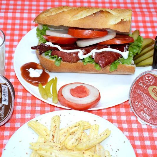 3-Sucuk ekmek menü