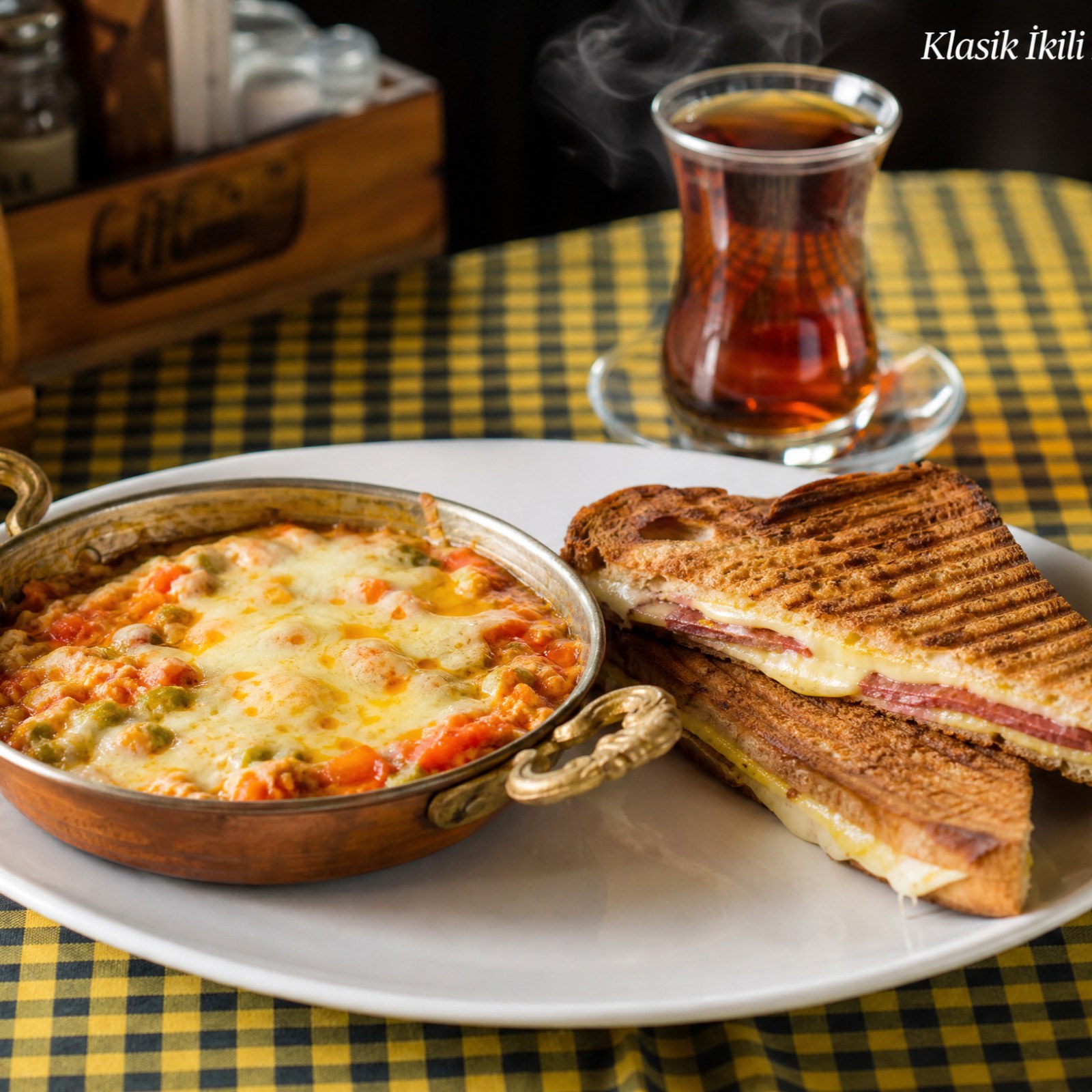 Kaşarlı Menemen + Sanayi Tostu