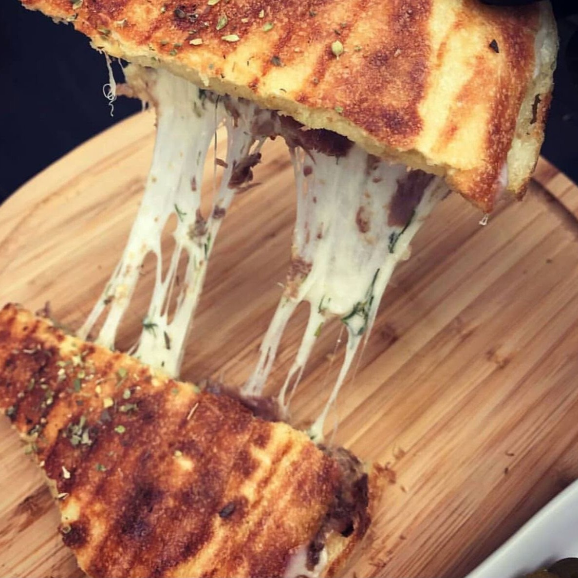 Dana Jambonlu Kaşarlı Bazlama