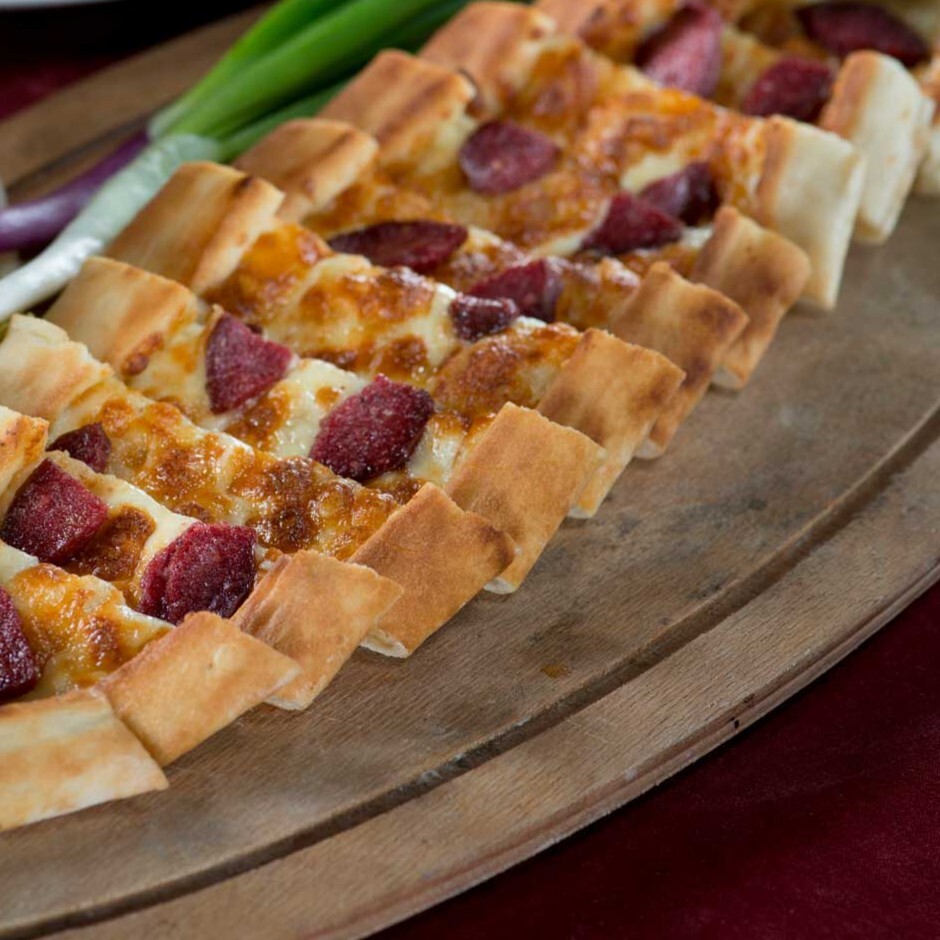 Peynirli Sucuklu Pide