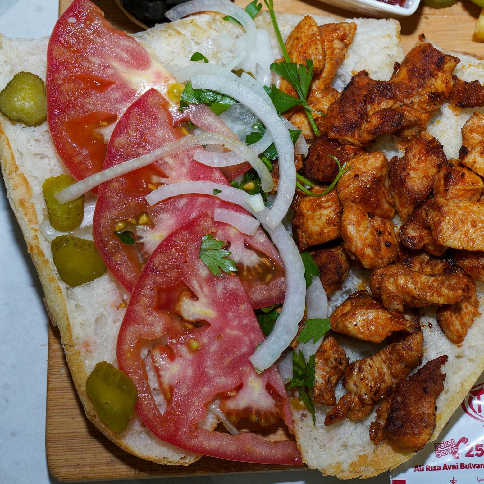 Ekmek Arası Tavuk
