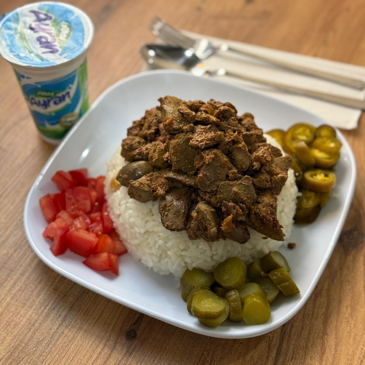 Ciğer Pilav Tek + Ayran