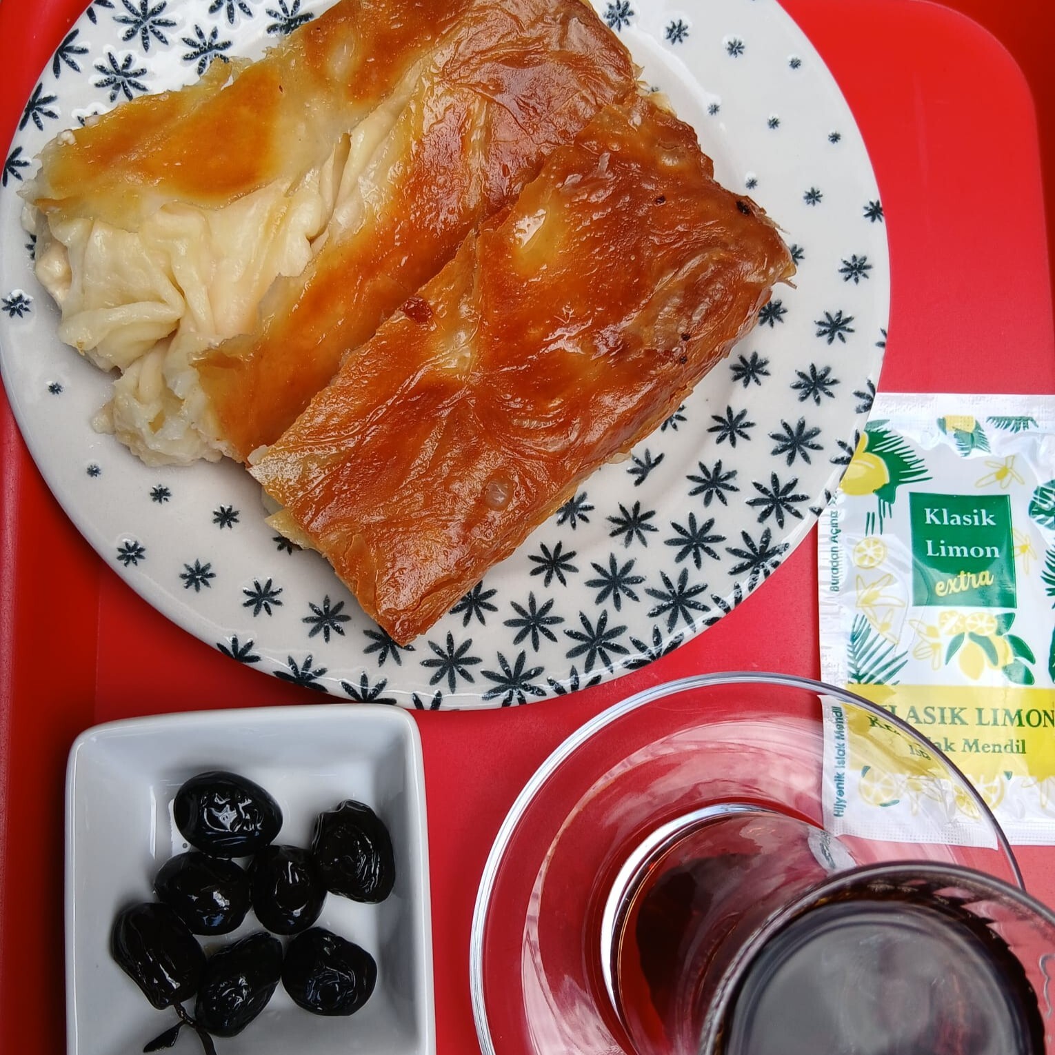 PEYNİRLİ SU BÖREĞİ (USTASINDANEL AÇMASI BOL MALZEMELİ,PİŞMİŞ ÜRÜN GRAMAJIDIR, 200 GR