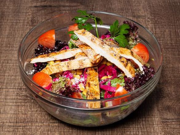 Izgara Tavuklu Salata