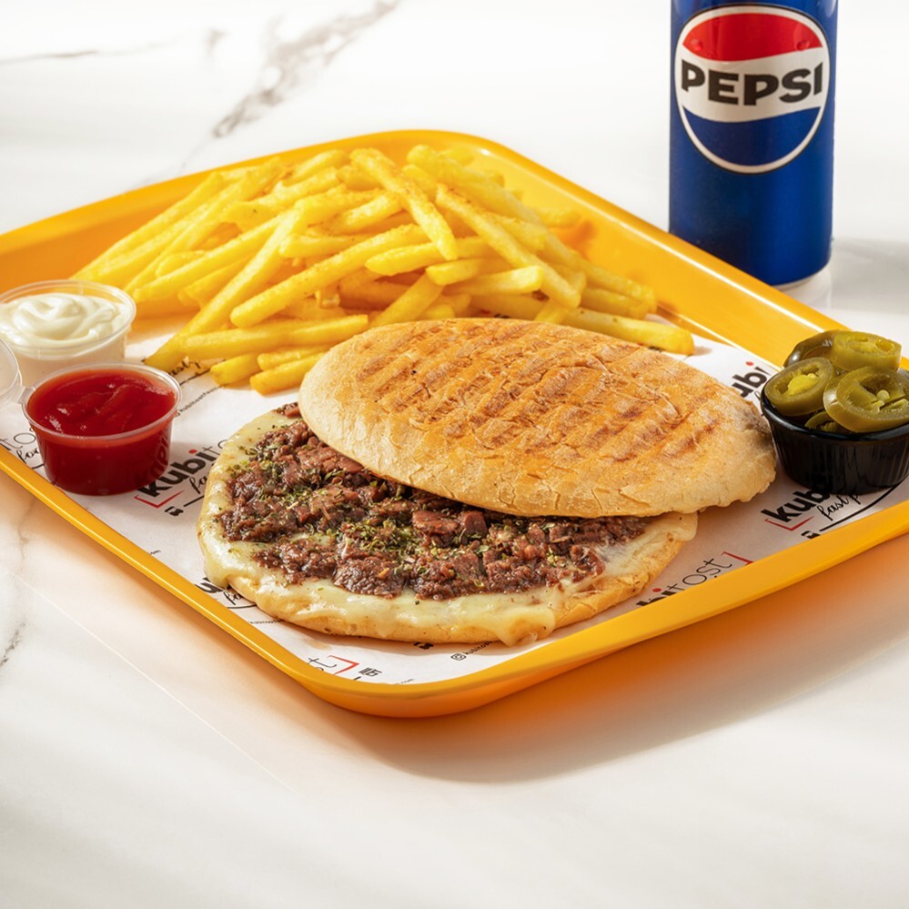 Kavurmalı Kaşarlı Tost Menü