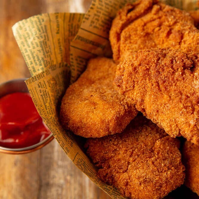 Nugget (10 Adet) Kızarmış Nugget Tavuk Parçaları ve Patates Kızartması