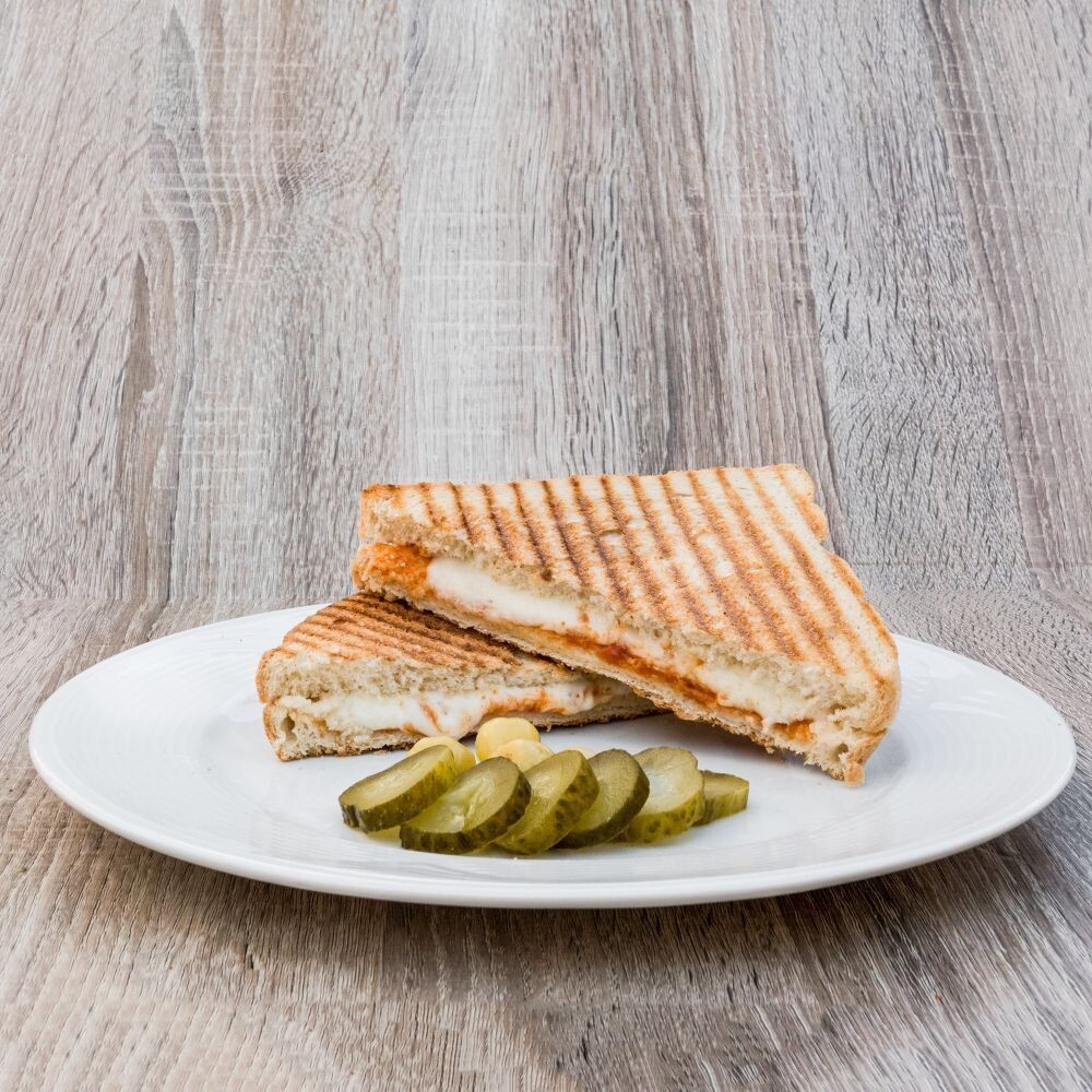 Üç Peynirli Tost