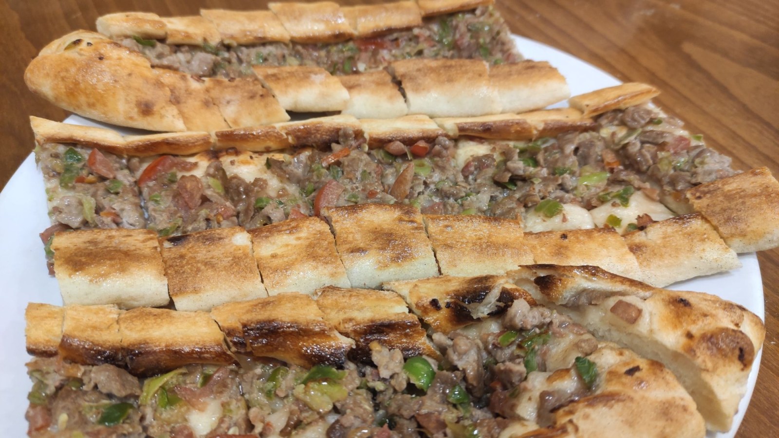 Kuşbaşılı Pide
