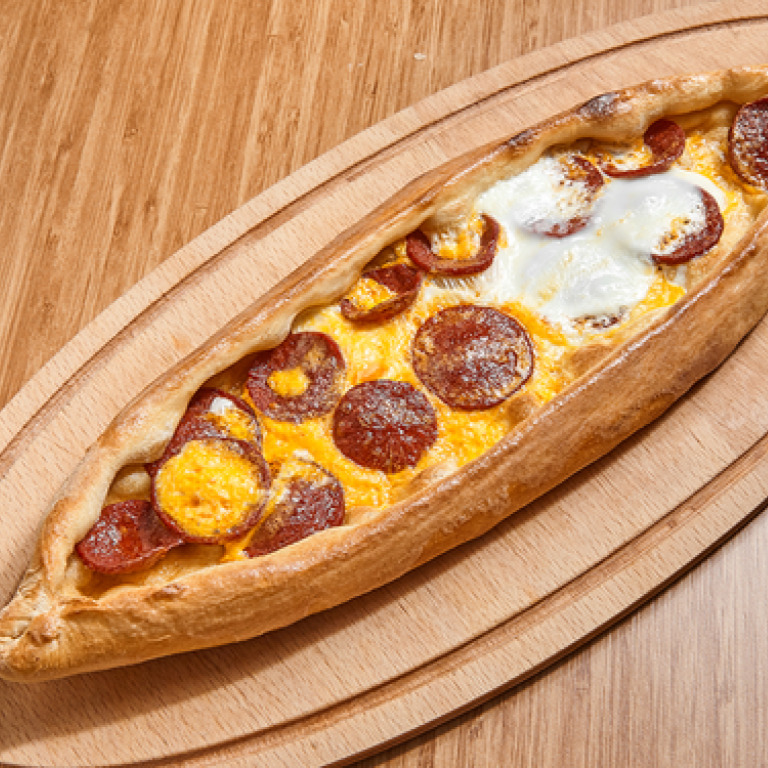 Sucuklu Yumurtalı Pide