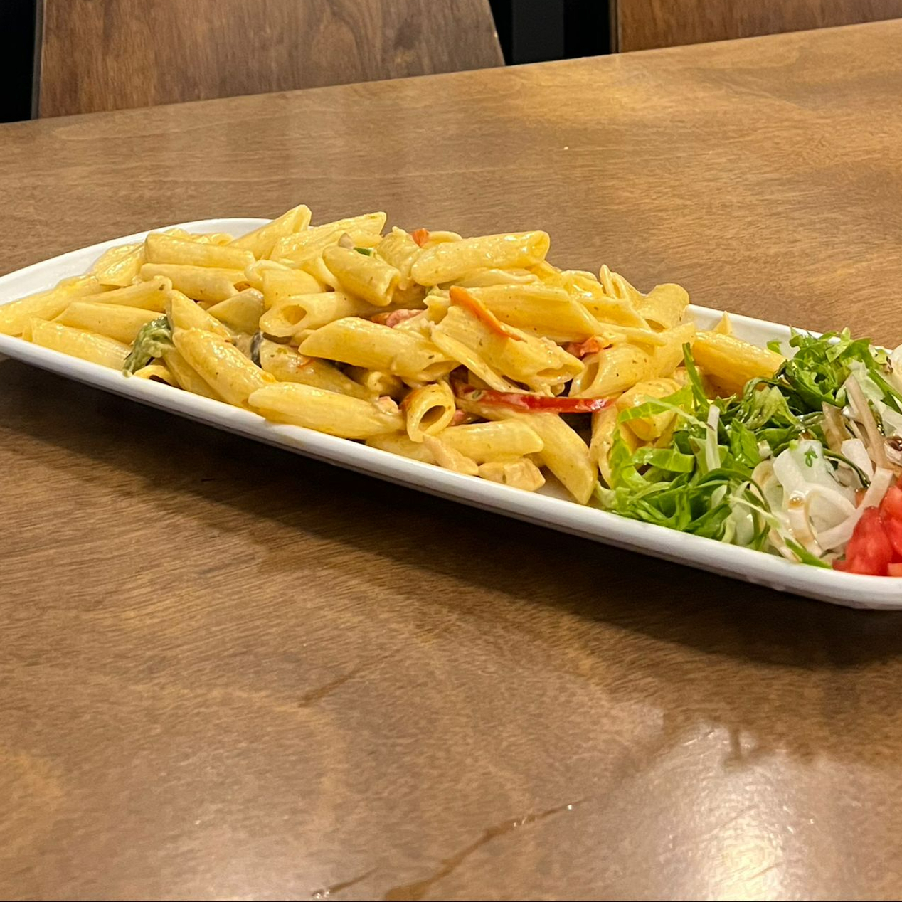 Köri Soslu Tavuklu Makarna