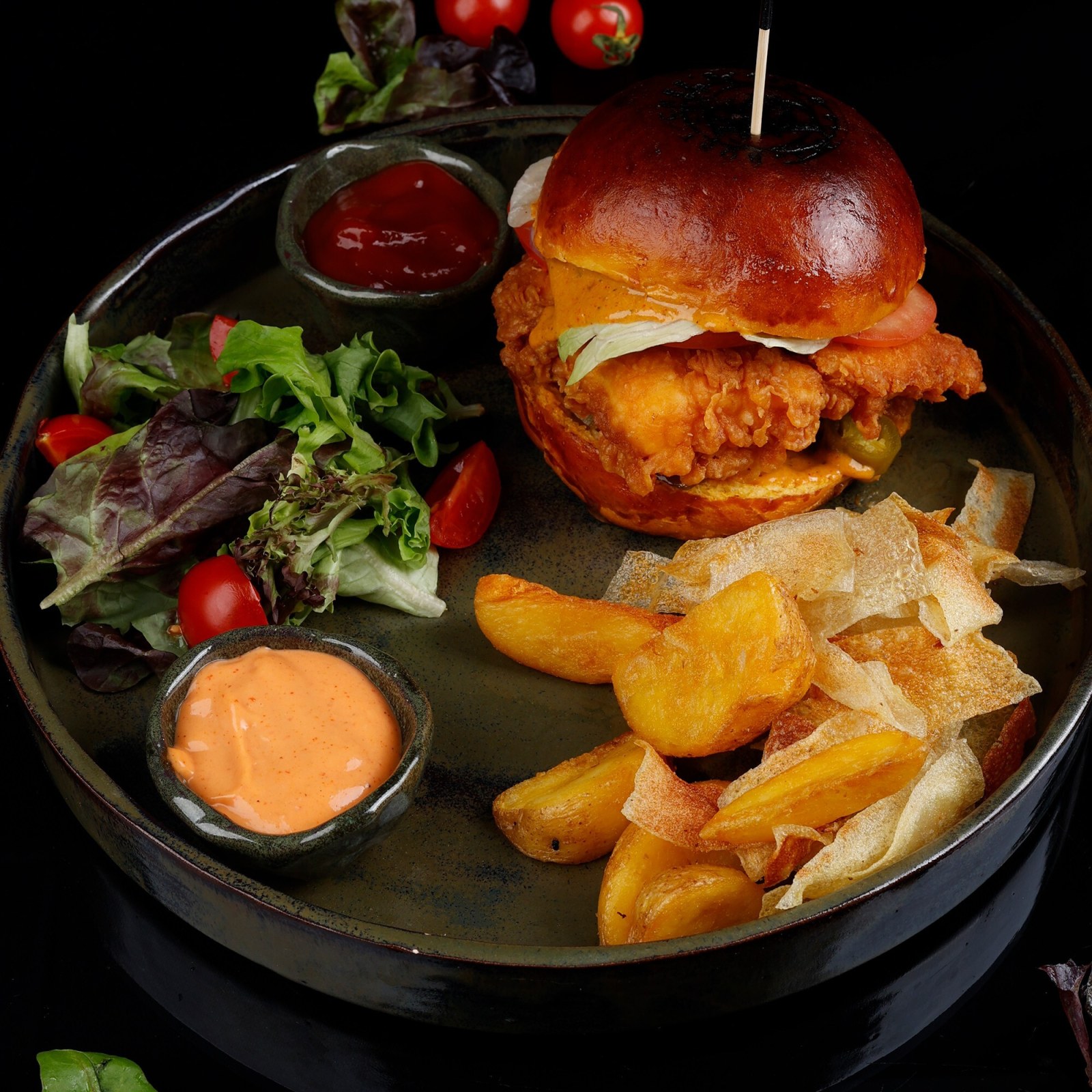 Crispy Chicken Burger + coca cola 330 ml