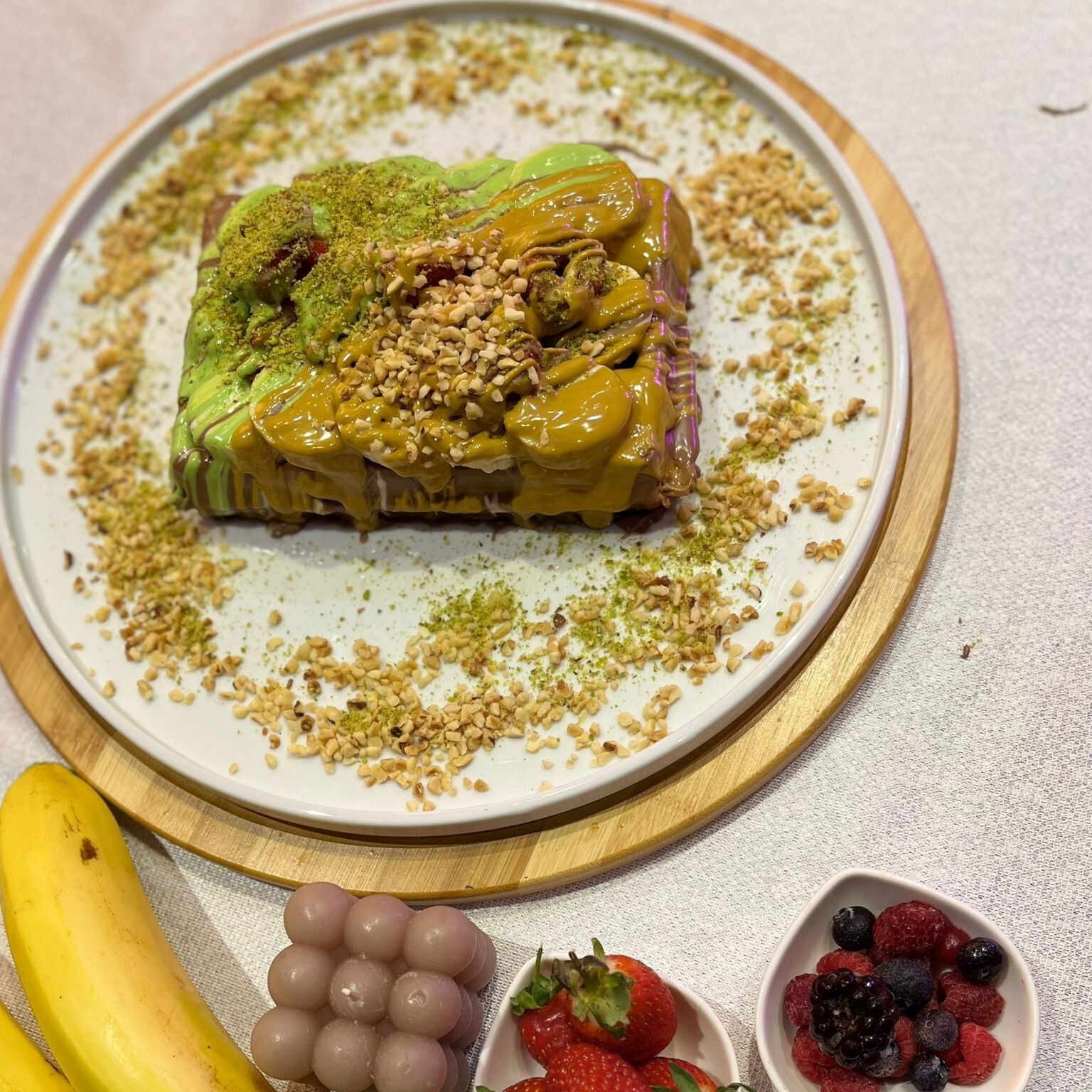 Fıstık Ve Karamel Soslu Klasik Waffle (Küçük)