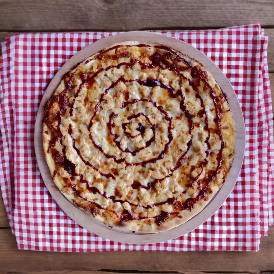 Barbekü Tavuklu Pizza