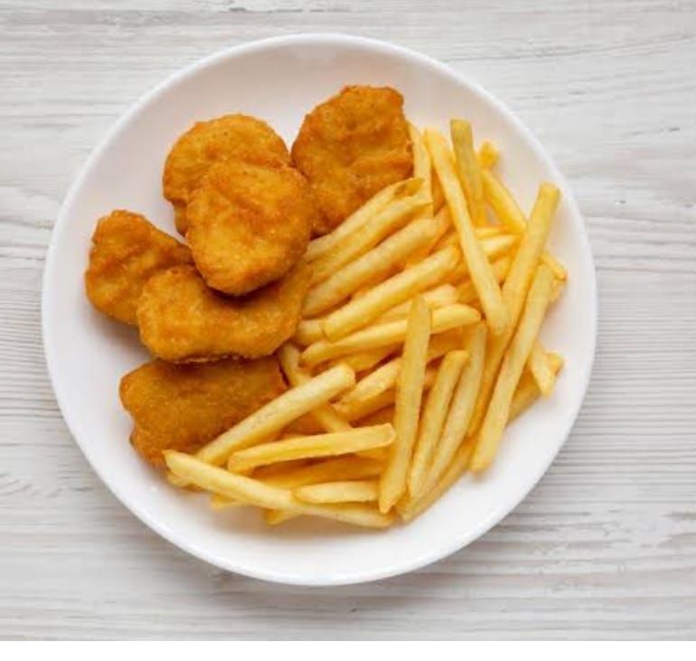 Nugget (6 adet) & Yarım Porsiyon Cips