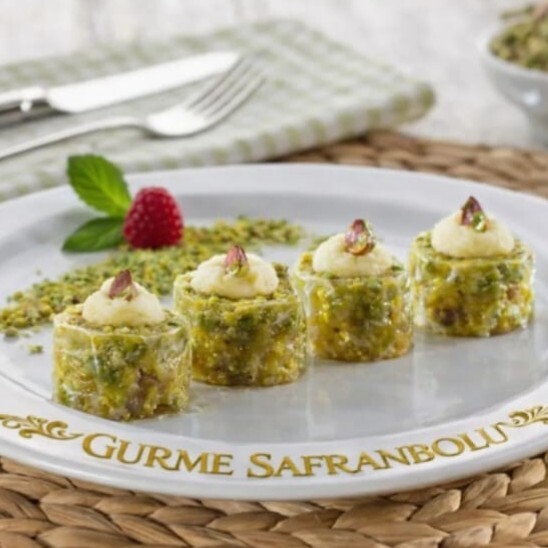 Fıstıklı Kuşgözü Baklava (1 kg)