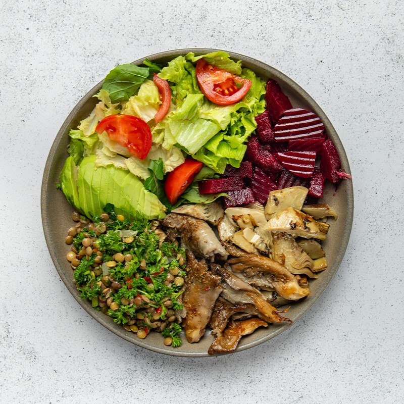 İstiridye Mantarlı Bowl (637,95 KCal)