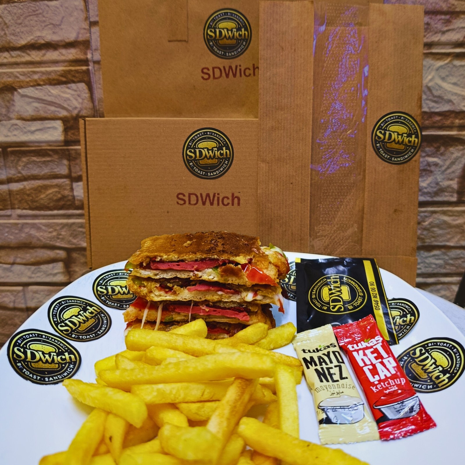 Klasik Sucuk & Kaşar Sanayi tostu & Patates Kızartması