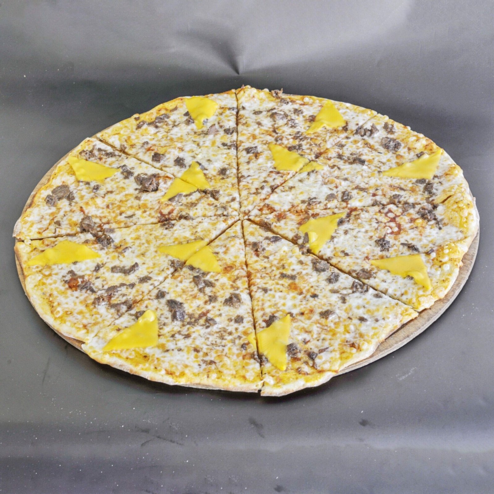 Kavurmalı Cheddarlı Pizza (Büyük)