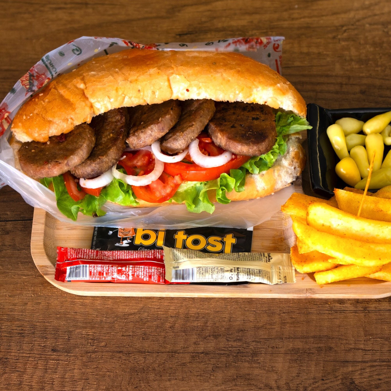 Ekmek Arası Izgara Köfte