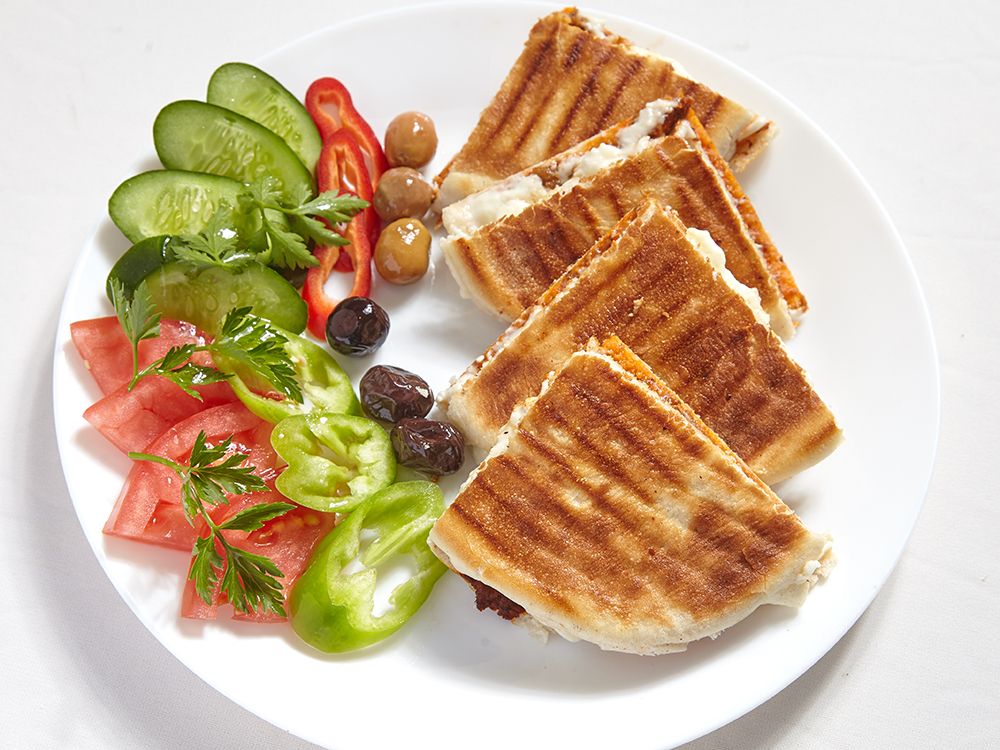 Beyaz Peynirli Bazlama Tost