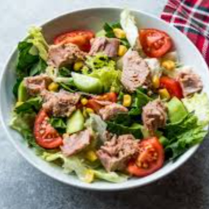 Ton Balıklı Salata Roka Marul Mısır ile Domates Salatalık Balık Salatası