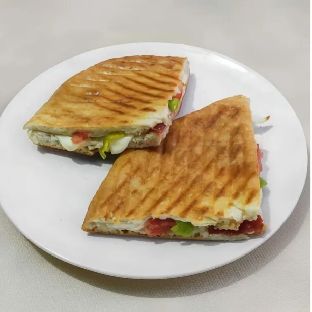 Kaşarlı Sebzeli Tost