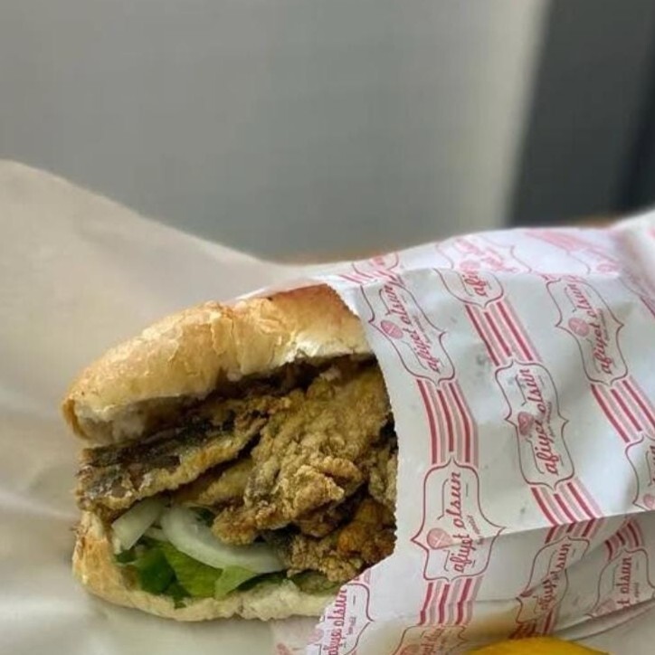 Yarım Ekmek Hamsi Sardalya Karışık tıka basa balık .350 Gr balık var