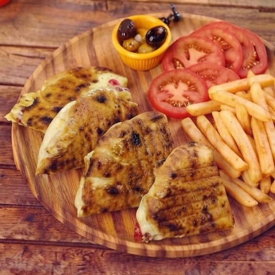 Sucuklu Kaşarlı Tost