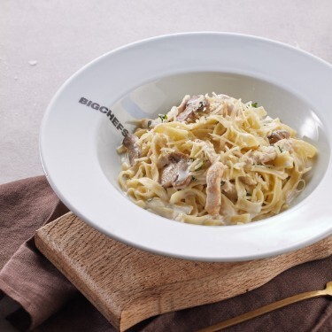 Fettuccine Alfredo