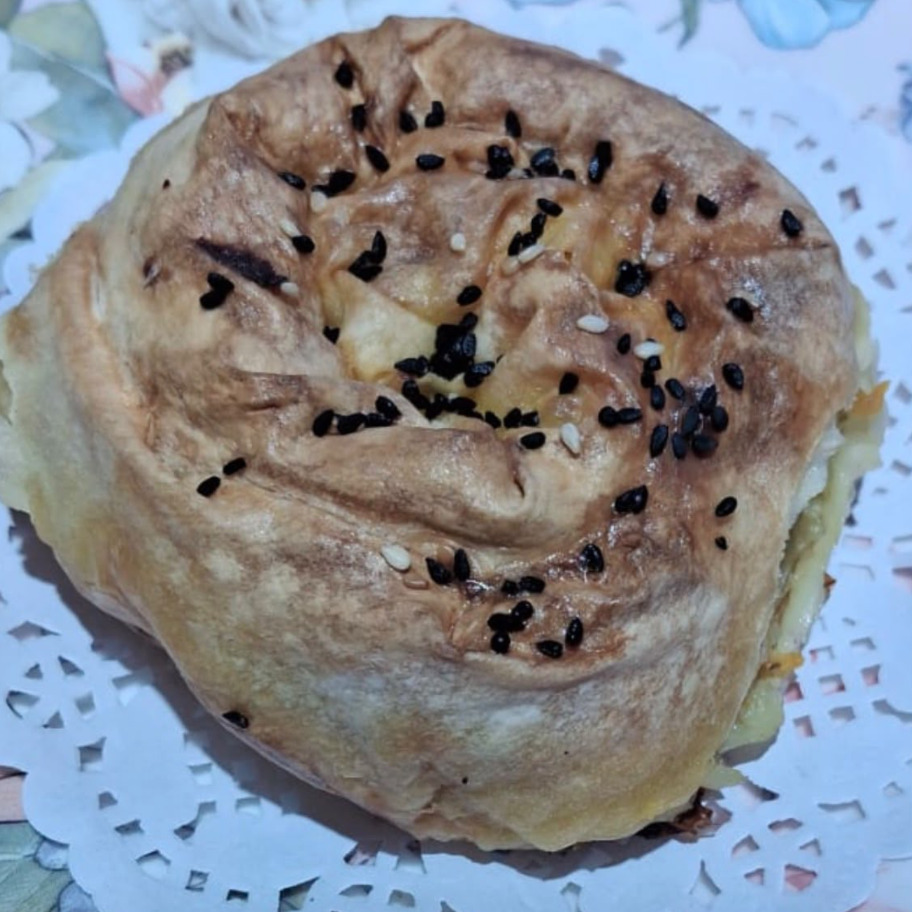 Peynirli Gül Böreği