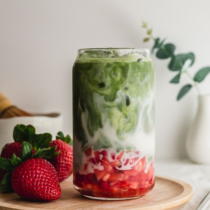 Ice European Strawberry Matcha Latte