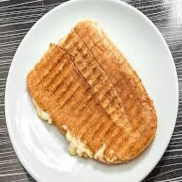 3 Yarım Ekmek Kaşarlı Tost Menü