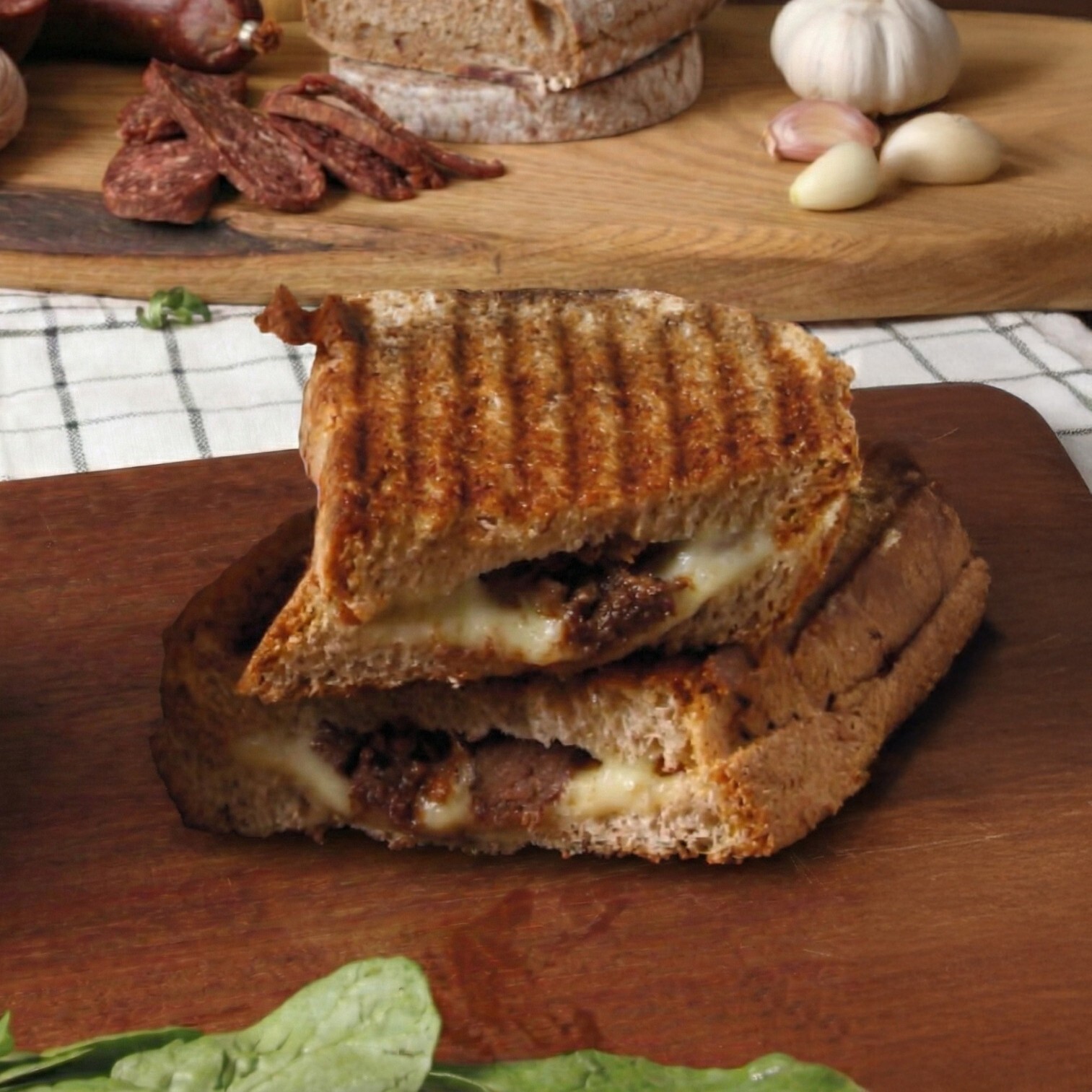 Kavurmalı Kaşarlı Tost