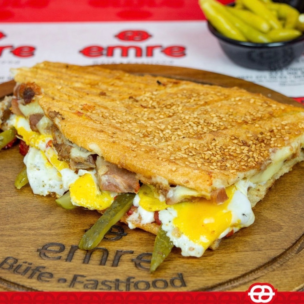 Kavurmalı Kaşarlı Yumurtalı